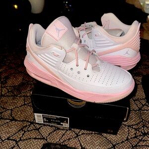 New with box JORDAN MAX AURA 5 (GS) white/pink wash- violet frost Worn once